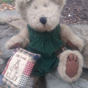 Boyds Bear Medium Sized Hinged